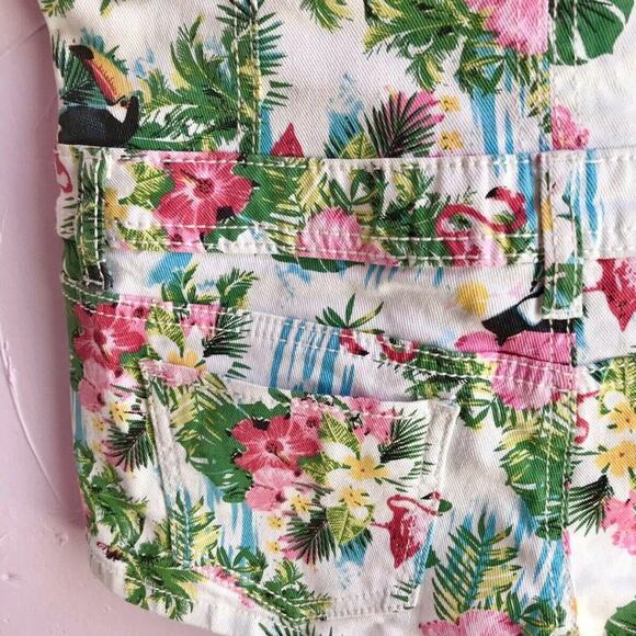 Almost Famous Hawaiian Print Denim Shorts Women's Size 5 Vacation Floral Shorts - Picture 7 of 11